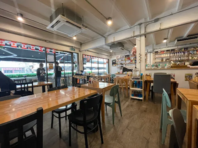 Breakfast Story Phloen Chit