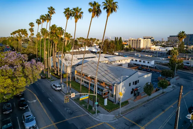 La Mirage Inn Hollywood