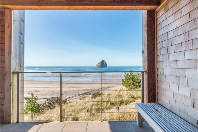 Headlands Coastal Lodge & Spa