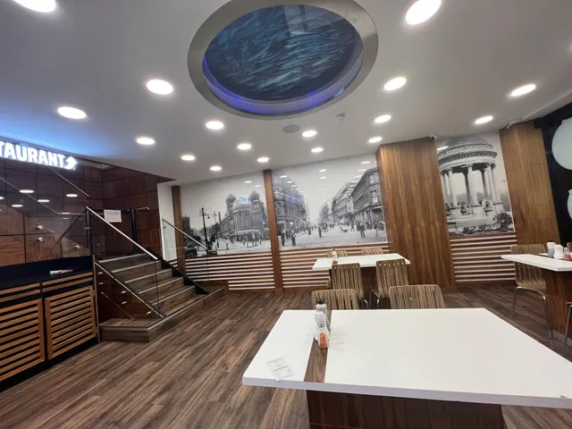 Mother Hubbard’s Flagship Store (Legrams Lane)