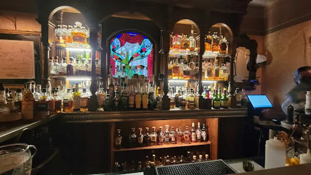 Rose Villa Restaurant, Southern Table and Bar