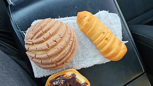 La Reynera Supreme Bakery #2