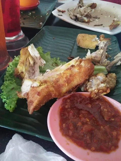 Osama Tomyam Seafood