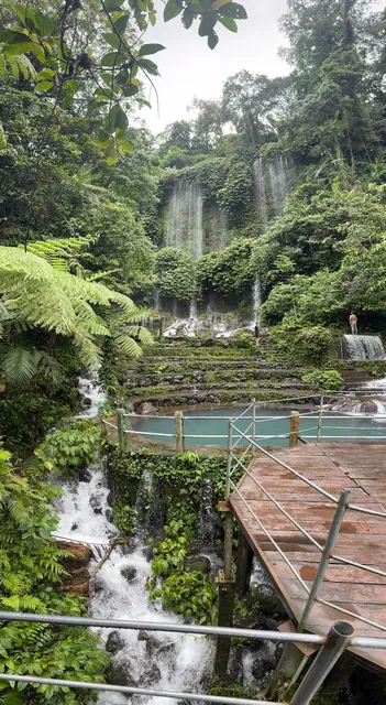 Benang kelambu waterfall