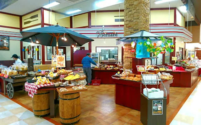 ベルナール 金沢ベイ店