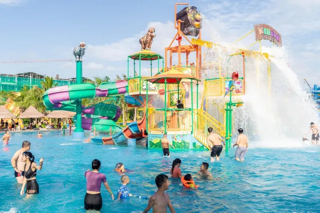 VinWonders Water Park