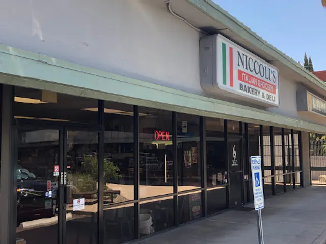 Niccoli's Italian Grocery-Deli