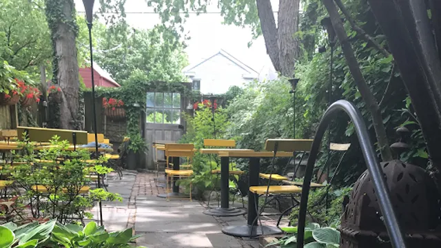 Red Dot Restaurant & Bar