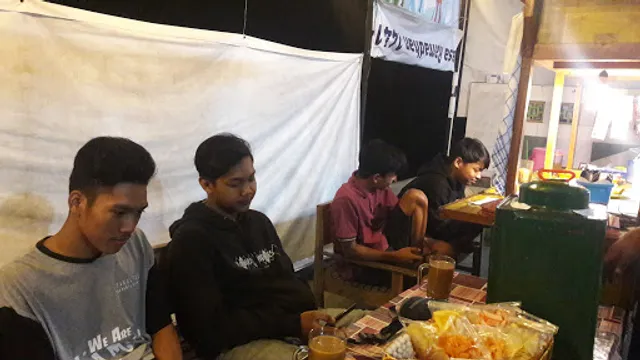 Angkringan Monggo mampir