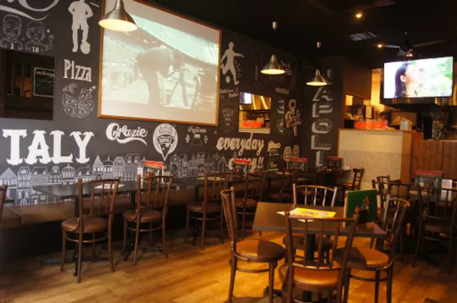 PIZZERIA BAR NAPOLI 甲府中央