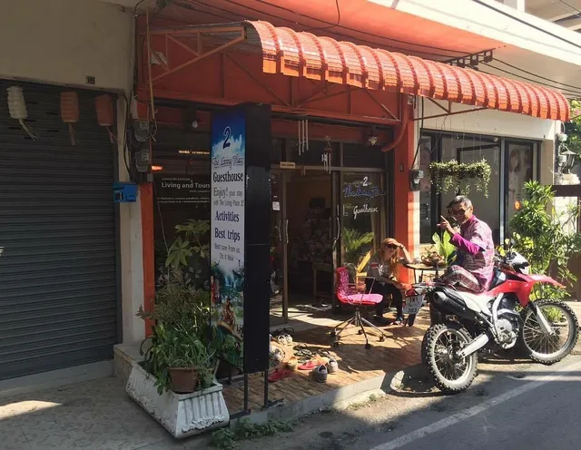 The Living Place 2 Hostel