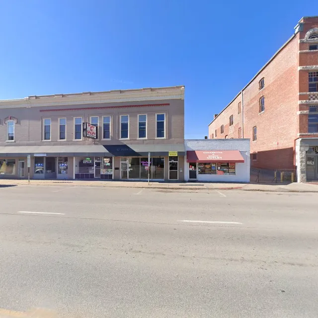 Cigarette & Snack Outlet