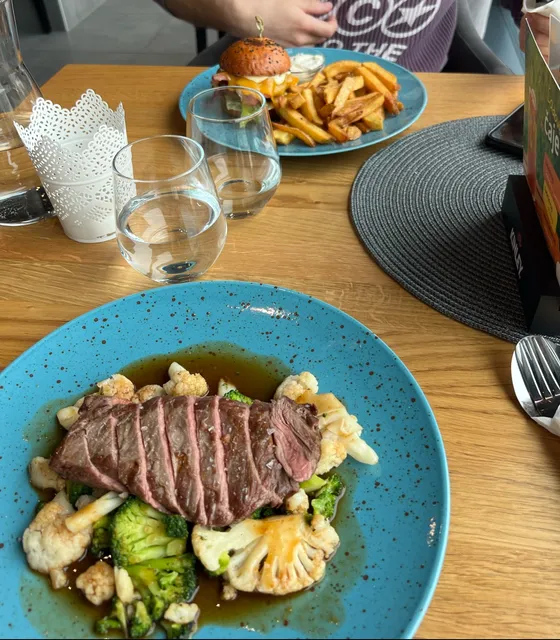 HALF TIME restaurant