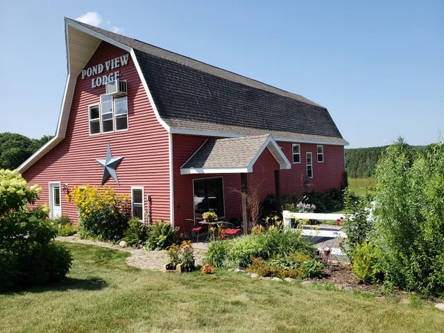 Pond View Lodge