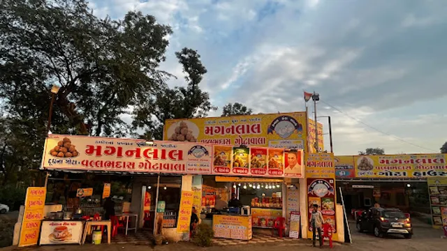 Maganlal Vallabhdas Gotawala(PrakashBhai Gotawala) Highway Outlet