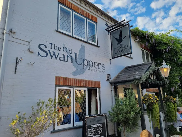 The Old Swan Uppers