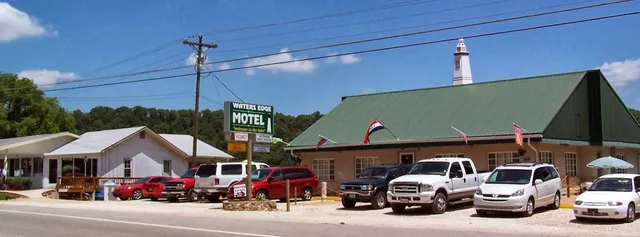 Waters Edge Motel