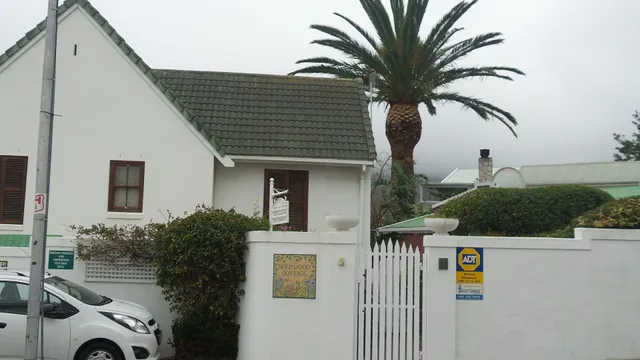 Sherwood Cottage-Self Catering