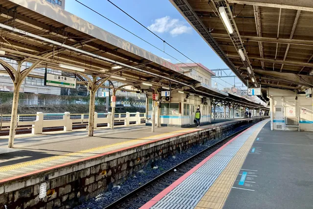 Higashi-Jūjō Station