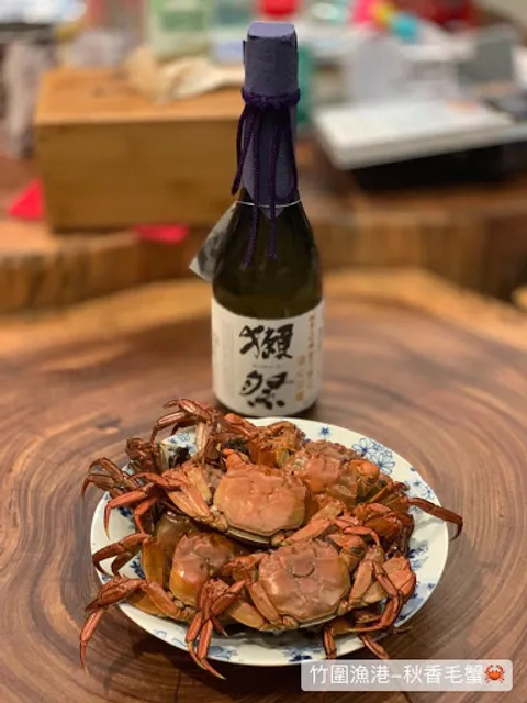 竹圍漁港-秋香毛蟹(椰子水)