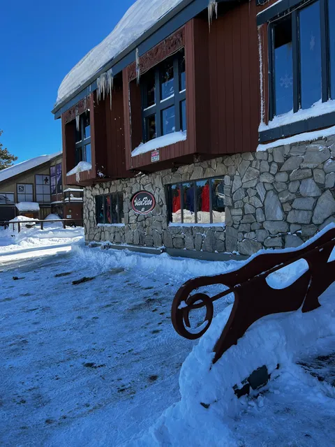 Wave Rave Snowboard Shop