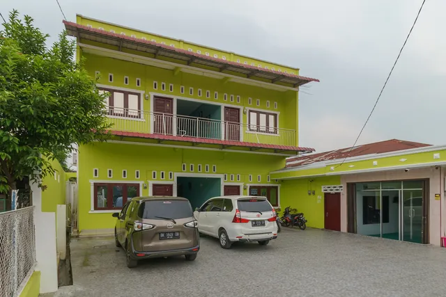 RedDoorz Syariah near UISU Medan