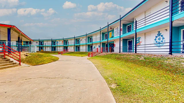 Crystal Palace Resort