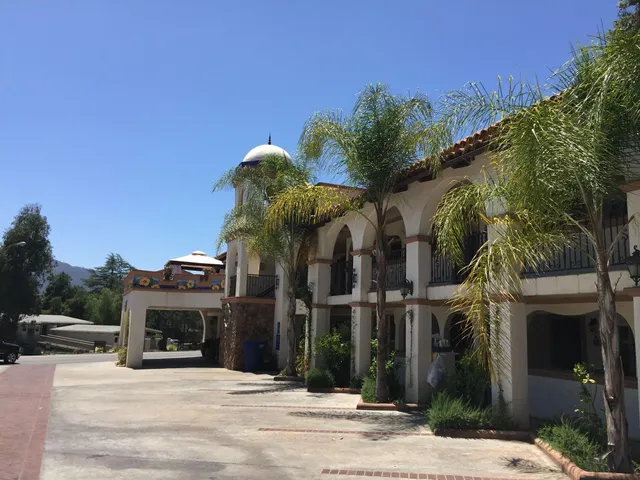 Chantico Inn & Suites