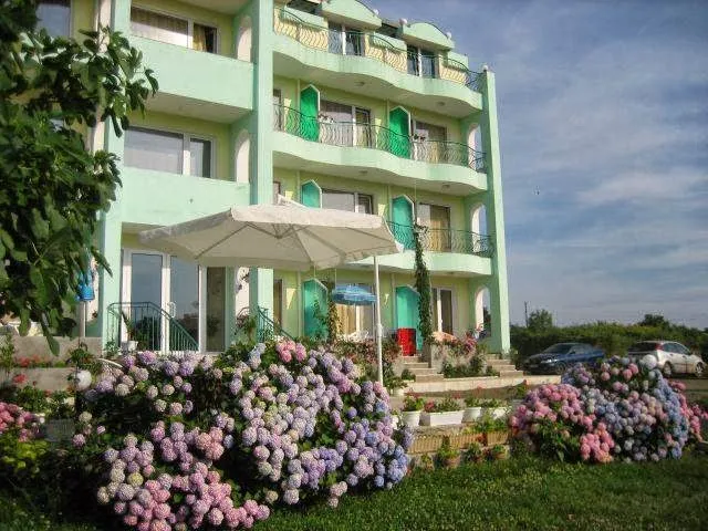 Самостоятелни стаи Камелия | Самостоятелни стаи Ахтопол | Квартири Ахтопол | Почивка Ахтопол