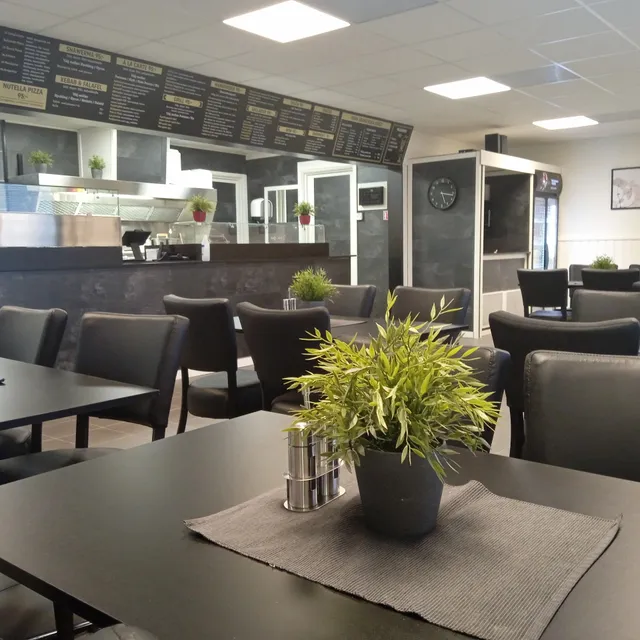 adams grill och pizzeria