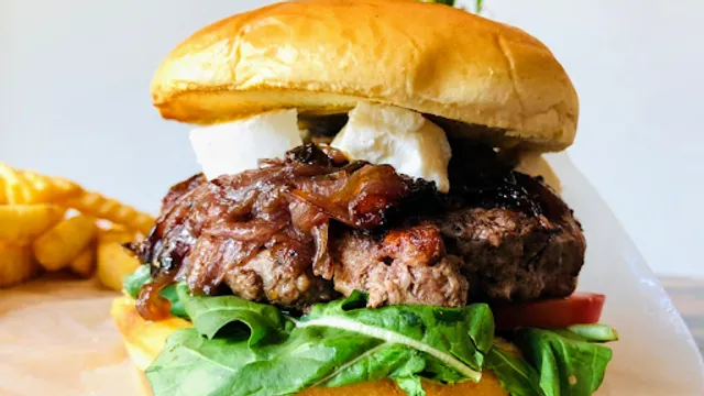 La Victoria beer and food