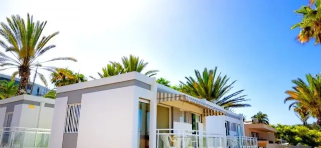 Cocoteros Apartments