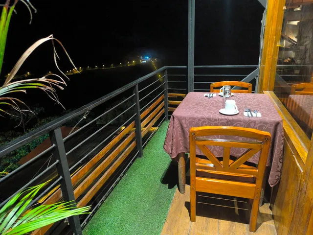 Hard River Restaurant Mirador