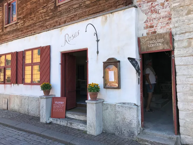 Rosas Boutique Hotel, Bar and Garden Café