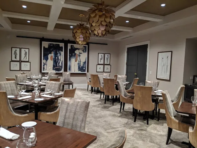 William & Henry Steakhouse