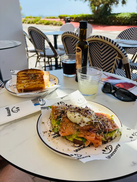 Yummy Coffee & Cream