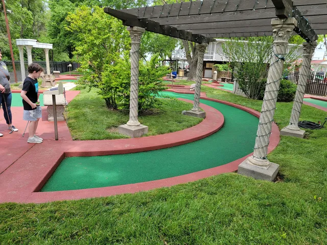 Cool Crest Garden Golf