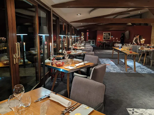 Les Épicuriens Restaurant