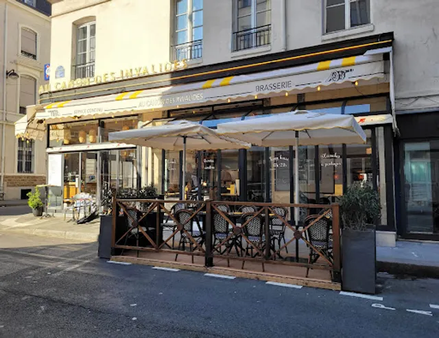 Au Canon des Invalides