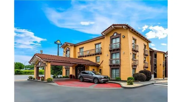 Days Inn by Wyndham Birmingham/West