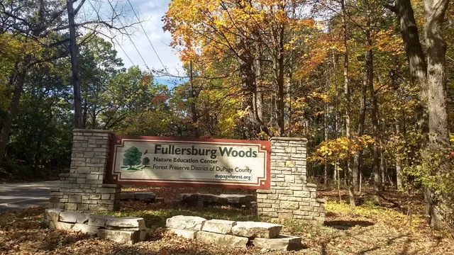 Fullersburg Woods Nature Education Center