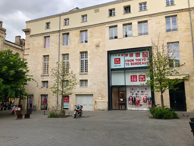 UNIQLO BORDEAUX