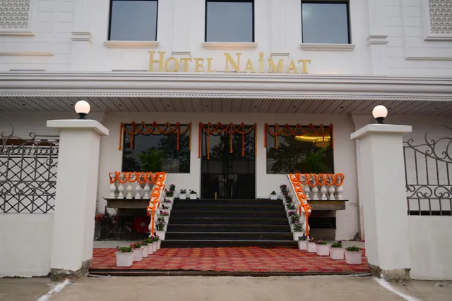 Naimat Hotel