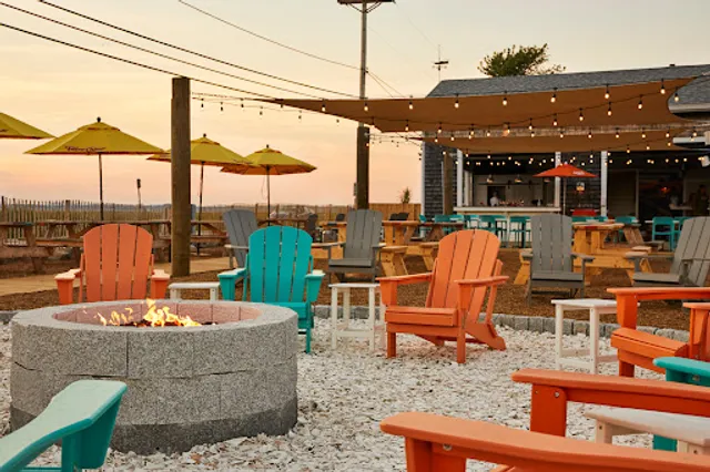 Sunset Club Plum Island