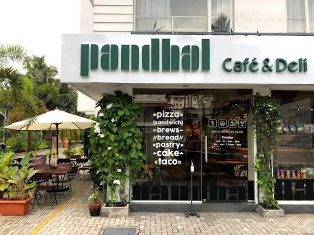 Pandhal Cafè & Deli Kadavanthra