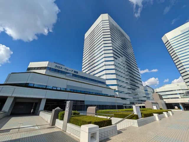 X (Cross) Wave Makuhari