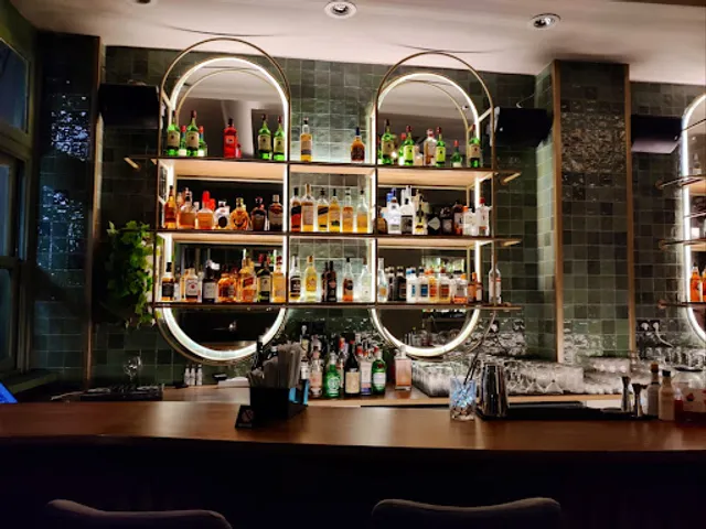 Mon cheri cocktail bar