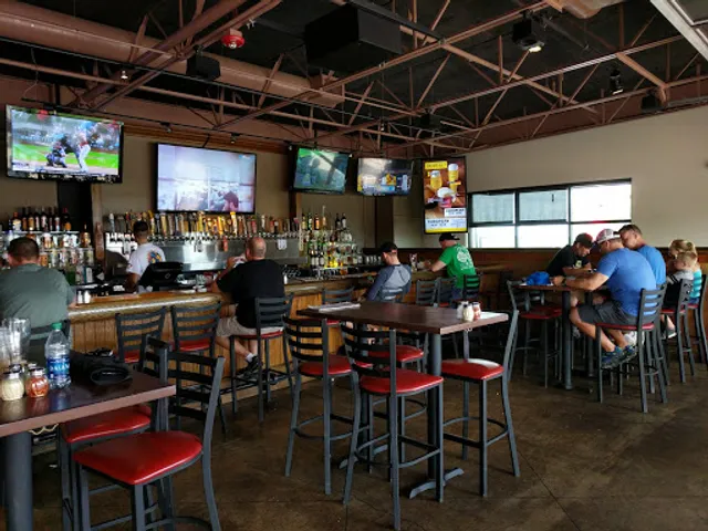 Old Chicago Pizza + Taproom