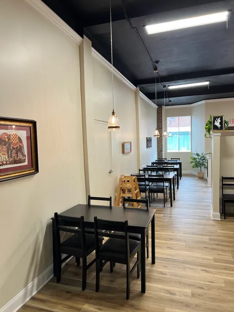 Aloy Mak Thai Restaurant