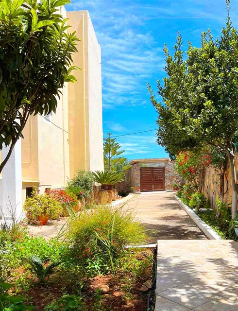 Paralia Apts Stavros